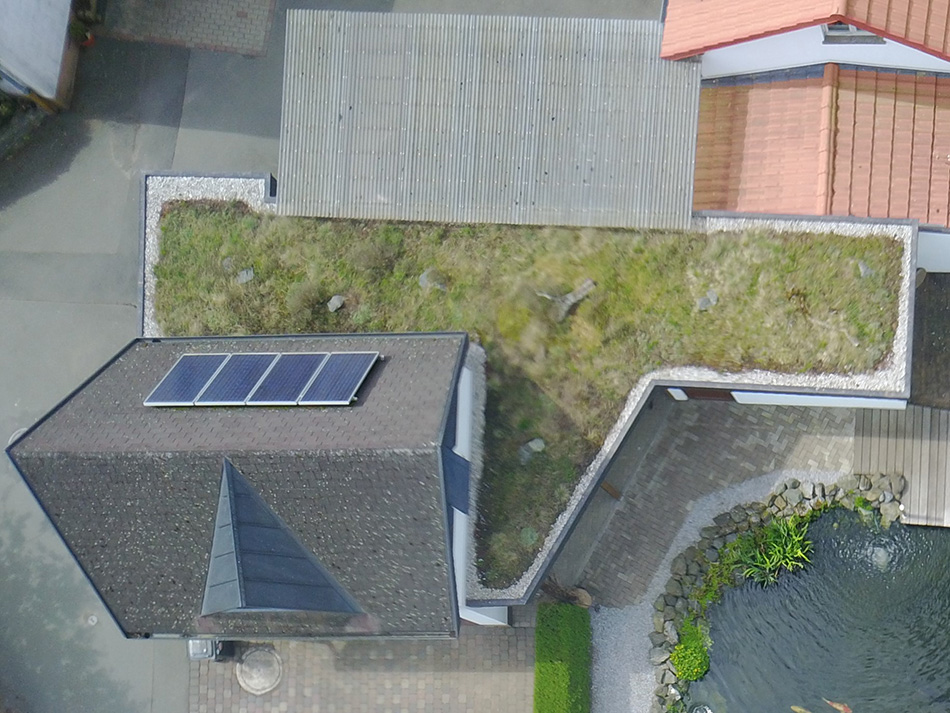 Dachdecker Huthwelker in Korbach und Frankenberg Gründach Flachdach Balkon